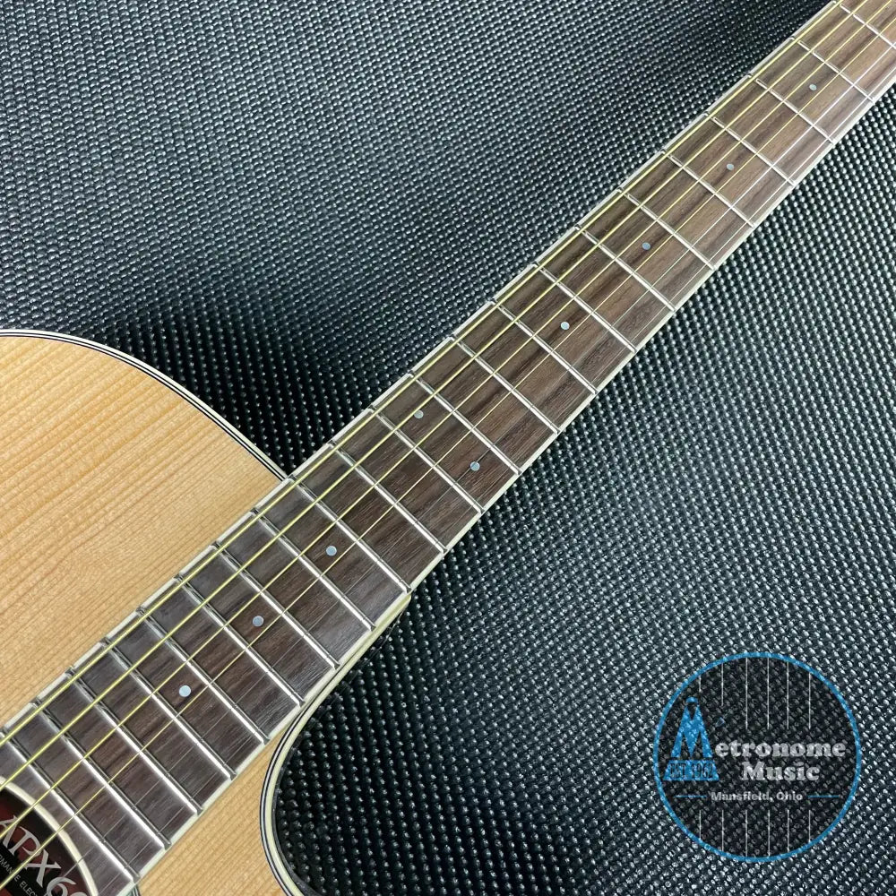 Yamaha APX600 Thinline Acoustic- Natural - Metronome Music Inc.
