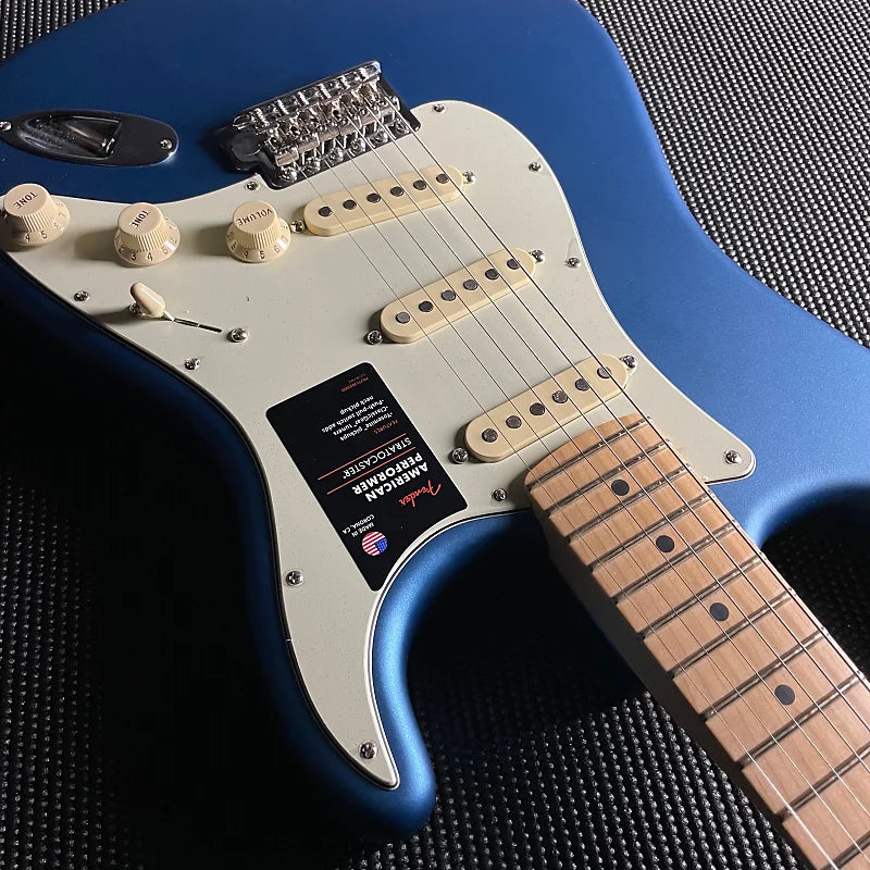 Fender American Performer Stratocaster, Maple- Satin Lake Placid Blue - Metronome Music Inc.