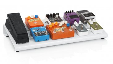 Gator White Large aluminum pedal board with Gator carry bag and bottom mounting power supply bracket - Metronome Music Inc.